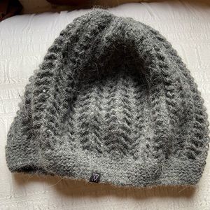 Grey hat